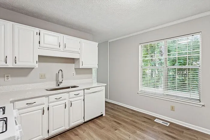 525 Abbotts Hill Ln — Photo 14