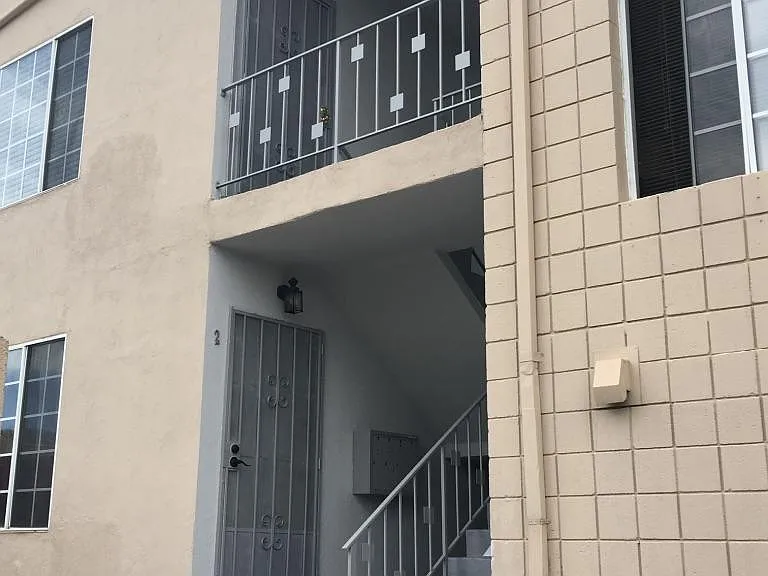 27 E Howard St #4 — Photo 13