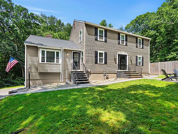 4th image of 26 Parsonage Hill Rd