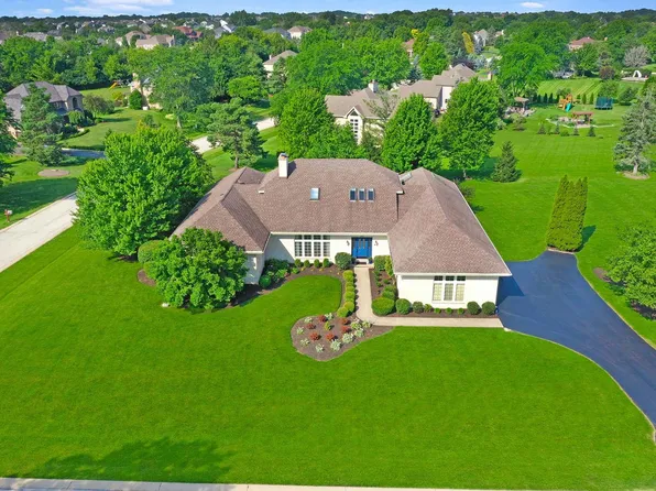 185 Peregrine Ln, Hawthorn Woods, IL 60047
