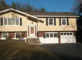 6 Penn St, Fishkill, NY 12524