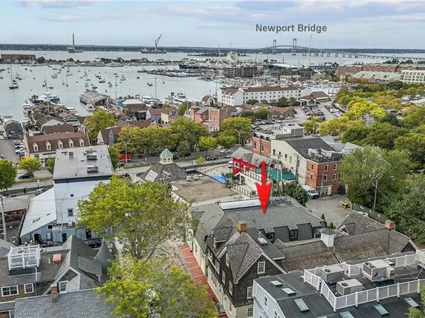 14 Pelham St #8, Newport, RI 02840