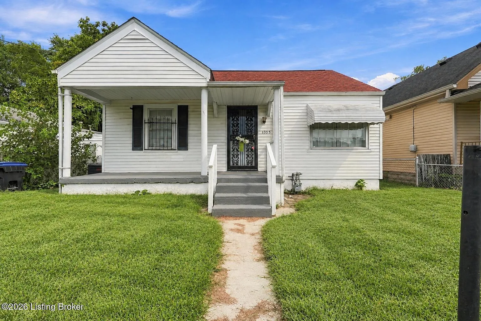 3 bed, 1.0 bath, 1392 sqft, $1,650 — Photo 2