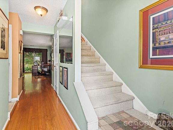 4th image of 39 Wildwood Ave