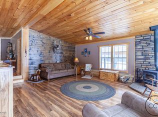 1642 E Arthur Rd, Rothbury, MI 49452