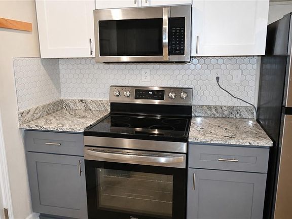 5th image of 1923 Thompson Ave #2