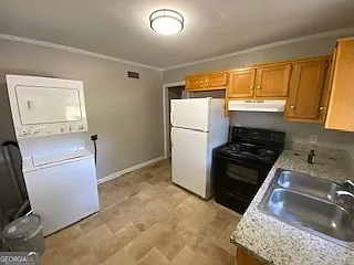 256 E Broad St #B — Photo 7