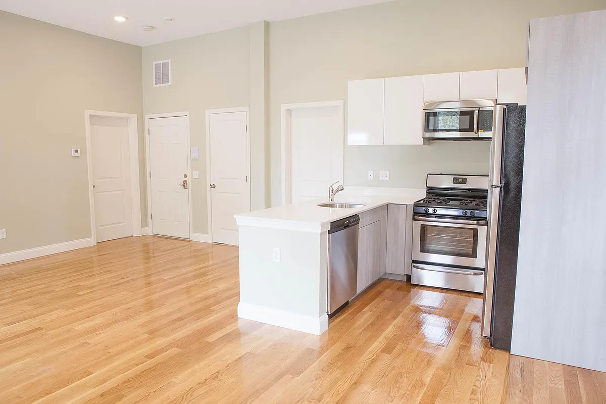 Building Photo - 409 Dudley St #5L