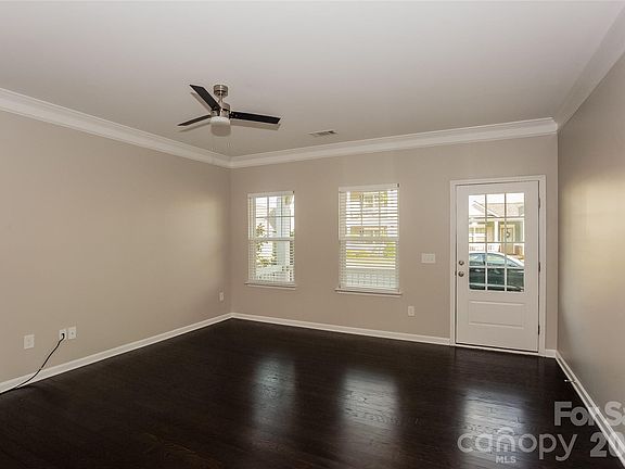 4th image of 288 Harrison Ln