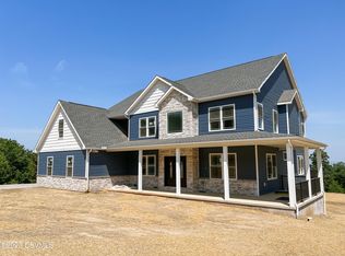 117 Oakwood Dr, Danville, PA 17821