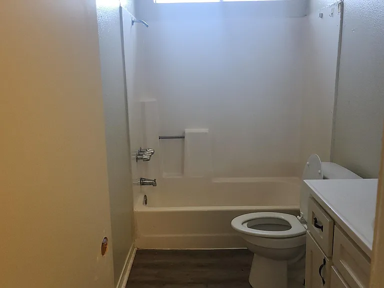 602 Carson St — Photo 7