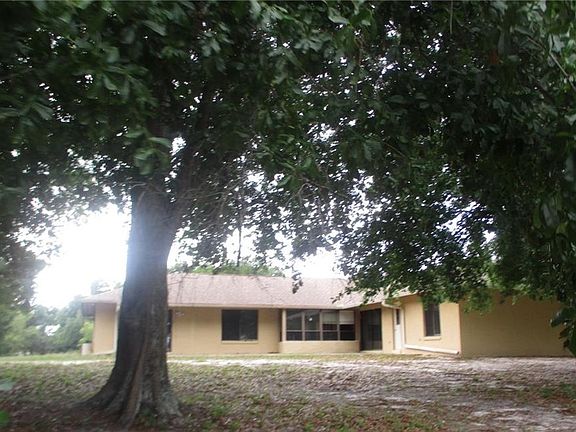 3rd image of 1899 Long Pond Dr