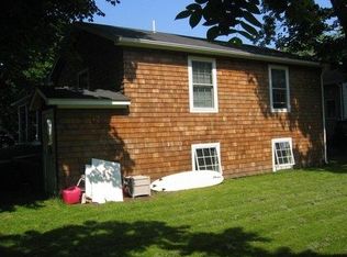 85 Howland Ave, Jamestown, RI 02835