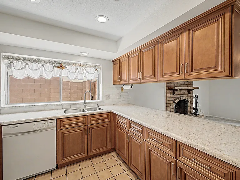 14612 N 49th Way — Photo 12
