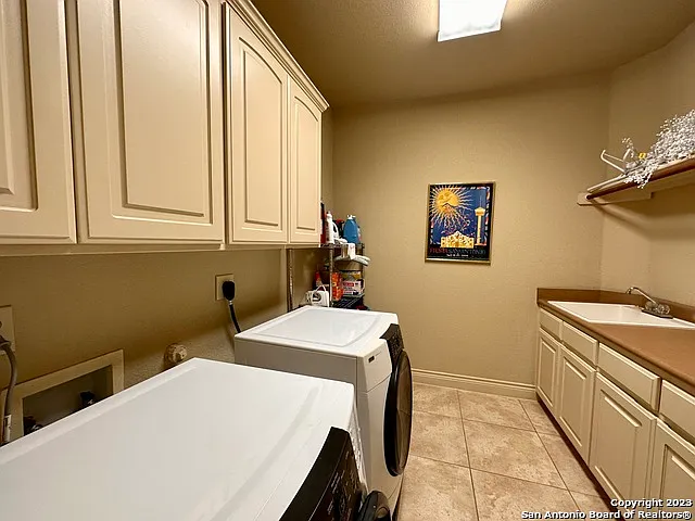 402 Cameron Cir — Photo 30