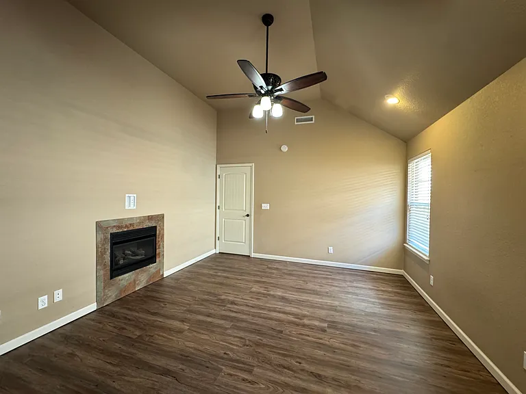 4809 Manchester Dr — Photo 6