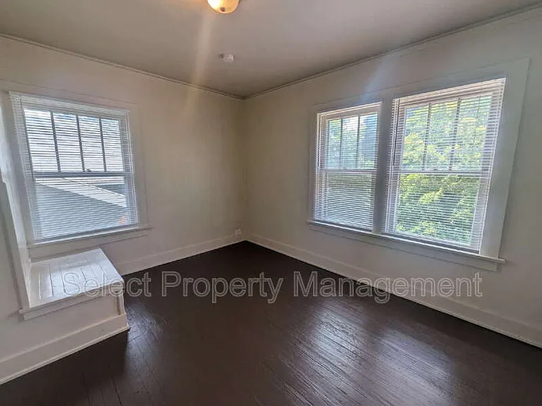 1148 W Packard Ave — Photo 16