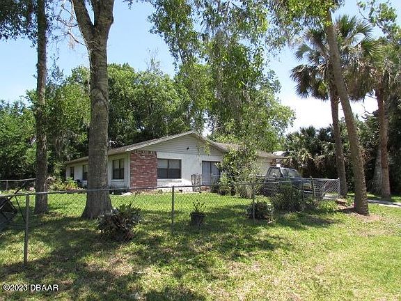 4th image of 2703 Vista Palm Dr