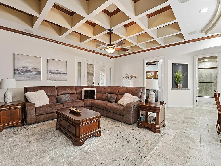 19623 Fairway Island Dr — Photo 2