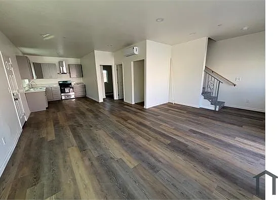 4 bed, 1495 sqft, $3,990 — Photo 3