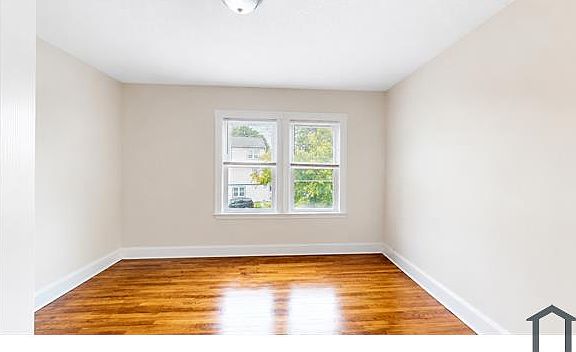5th image of 50 Willowwood St APT 3