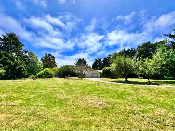 390 Dayton Rd, Crescent City, CA 95531