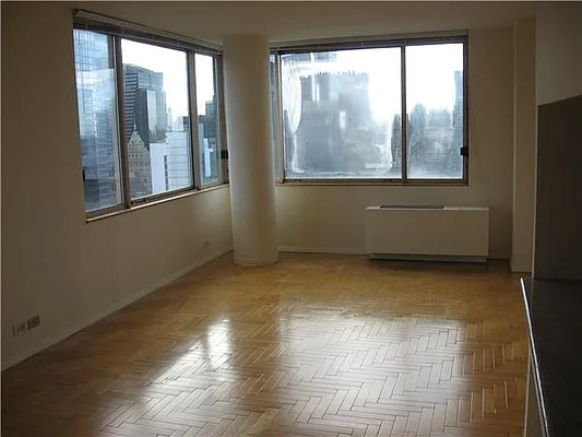 Rented by RELO REDAC INC. | media 18