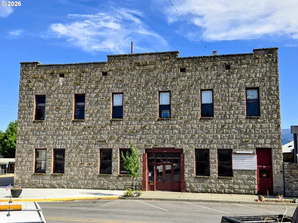 115 SW Front St, Prairie City, OR 97869