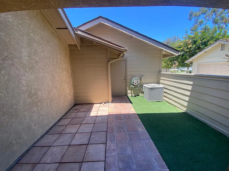 10381 Crosscreek Ter — Photo 24