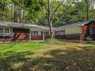 6 Fern Dr, Hackettstown, NJ 07840