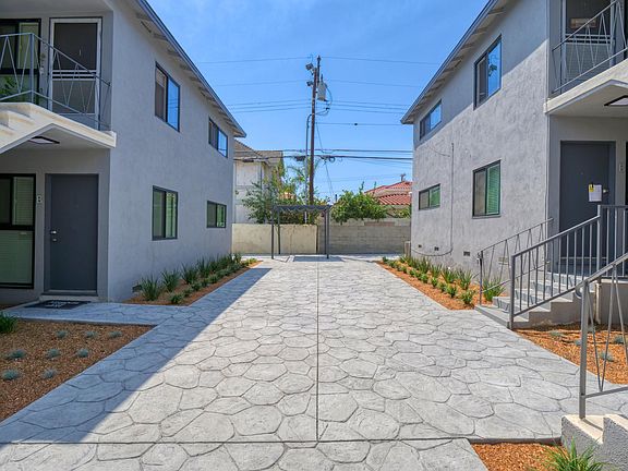 3rd image of 2118 Manhattan Beach Blvd #C
