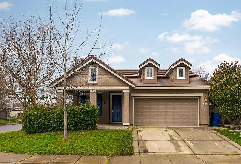1715 Vosspark Way photo 1