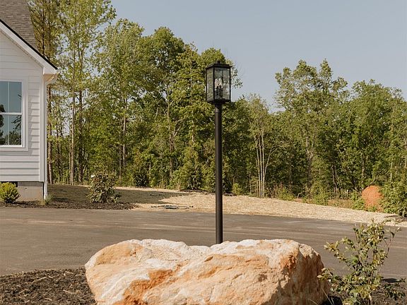 4th image of 1954 Pleasant Hill Rd