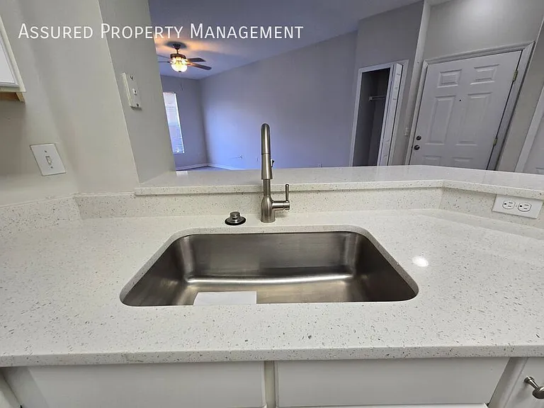 5578 Metrowest Blvd #102 — Photo 8