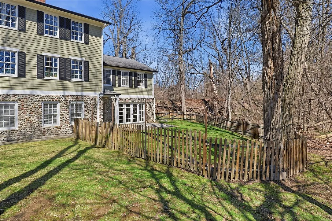 Building Photo - 1474 Marsh Rd