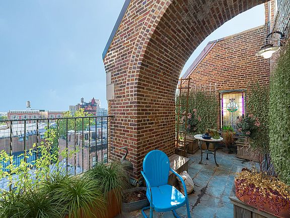 4th image of 35 Pierrepont St #9