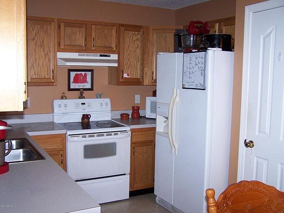 5th image of 701 Alvin St