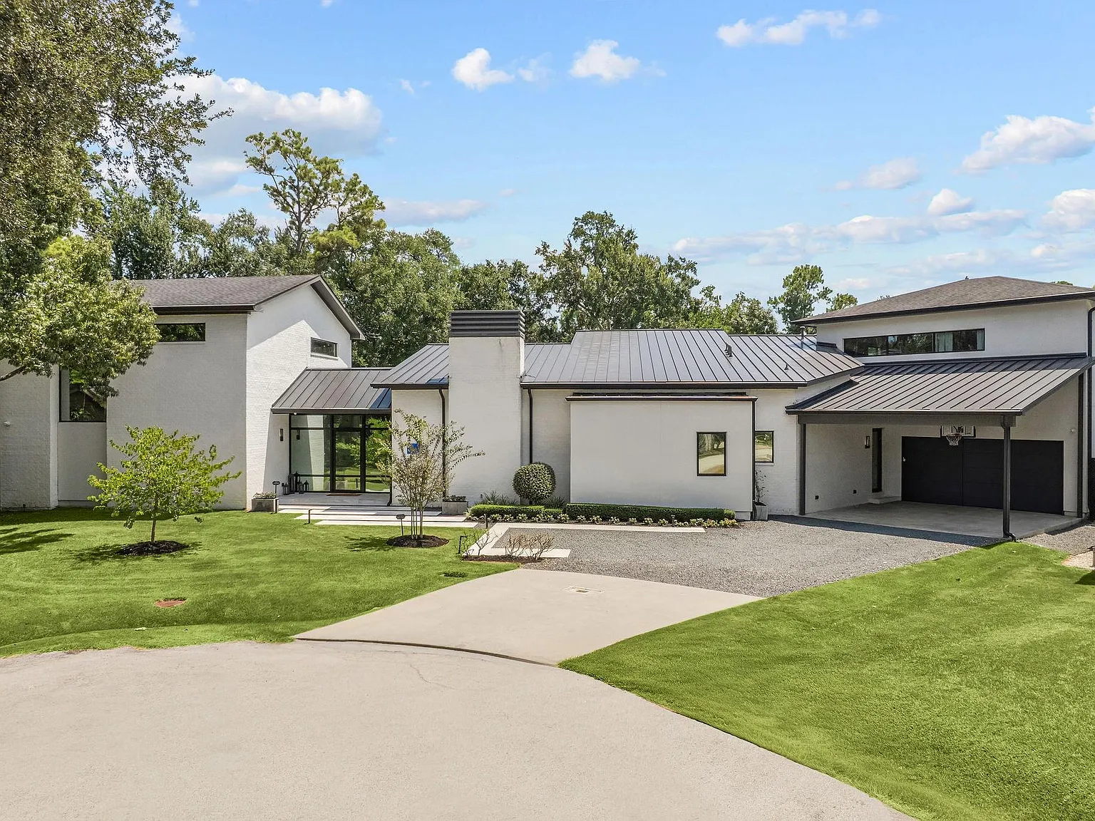 6 bed, 5.5 bath, 6788 sqft, $23,000 — Photo 3