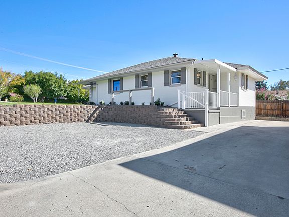 3rd image of 3012 Tieton Dr