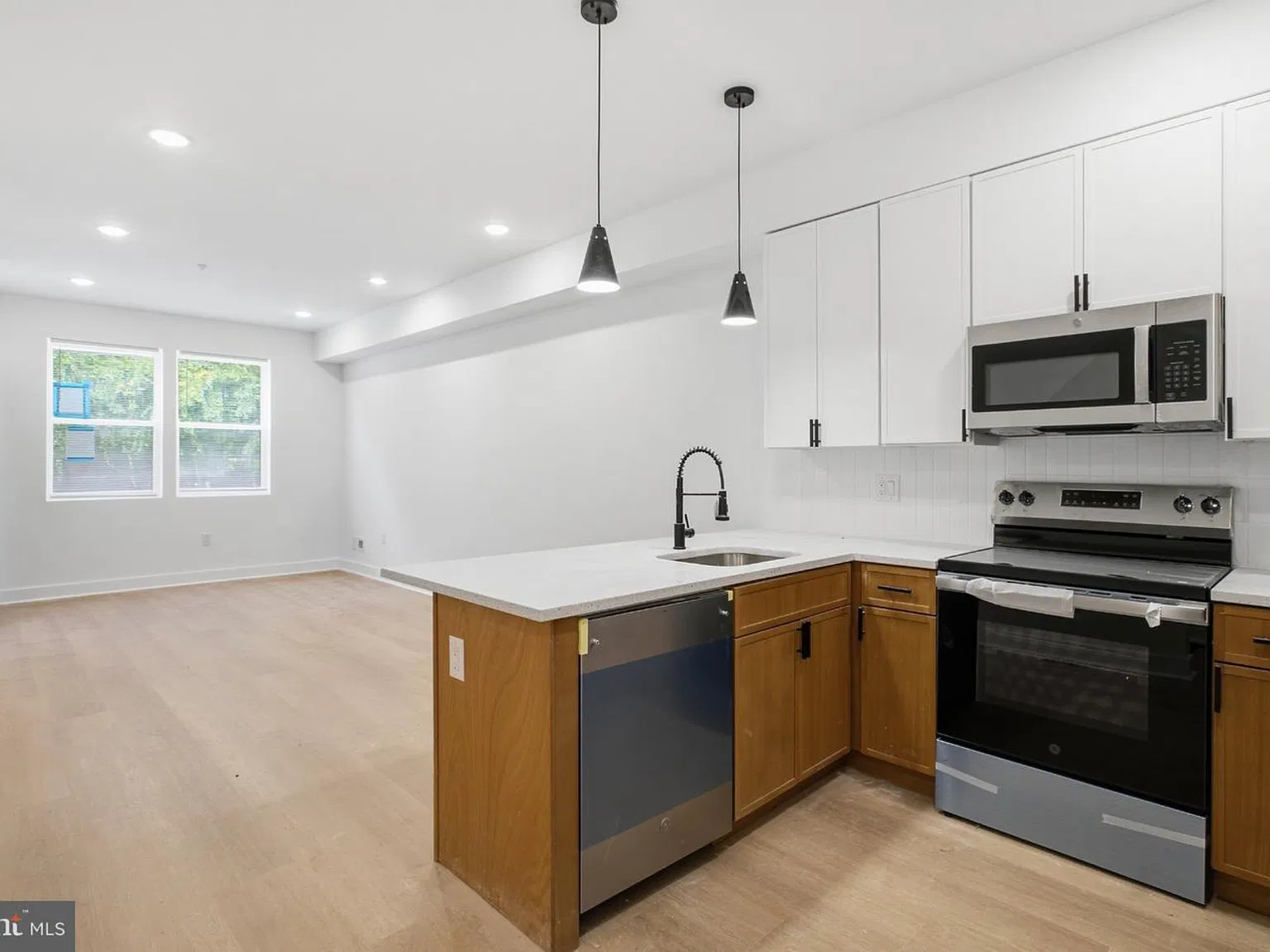 1230 W York St — Photo 3