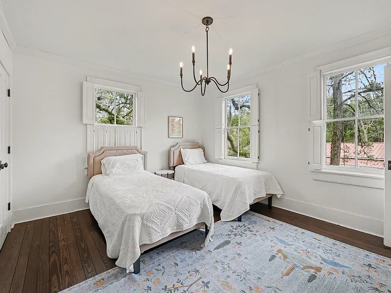 216 W Carolina Ave — Photo 31