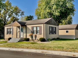 1703 Putnam St, Peru, IL 61354