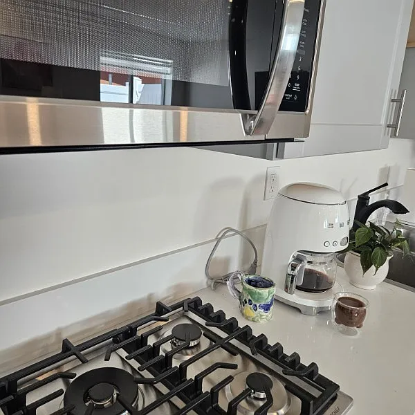 Studio, 420 sqft, $2,000 — Photo 4