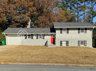 883 Meadow Rock Dr, Stone Mountain, GA 30083