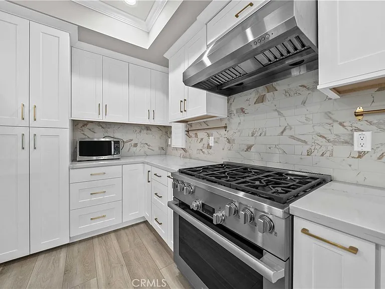 314 S Moore #B — Photo 12