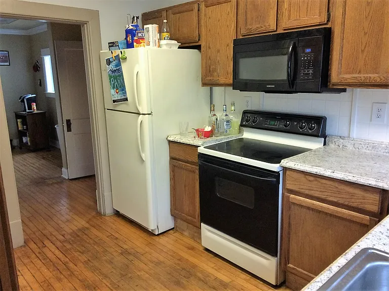 1055 Duncan Ave — Photo 3