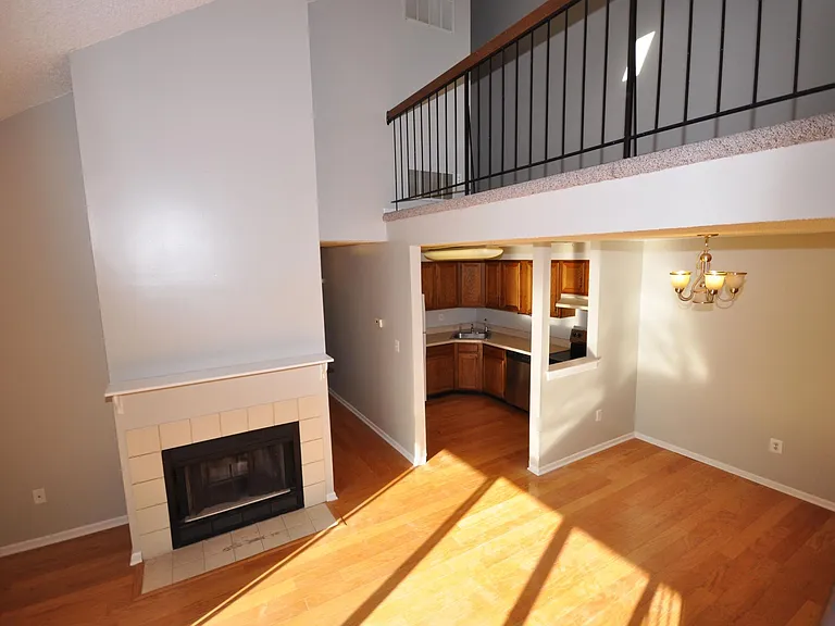 8020 Tamarron Dr — Photo 27
