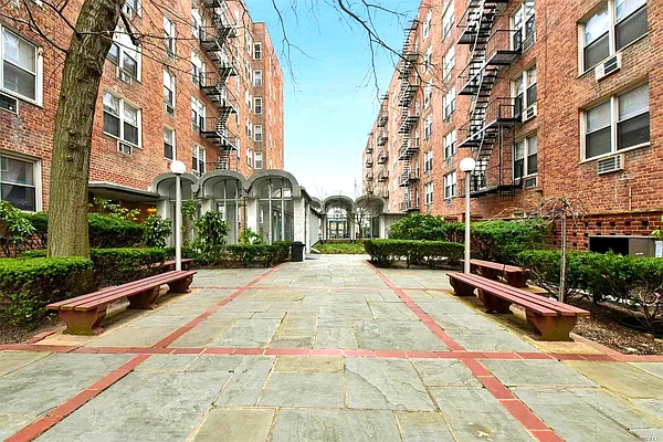 Sold by Voro, LLC | media 19