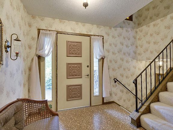 2nd image of 22580 Linden Dr