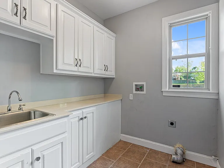 204 Tunbridge Dr — Photo 18